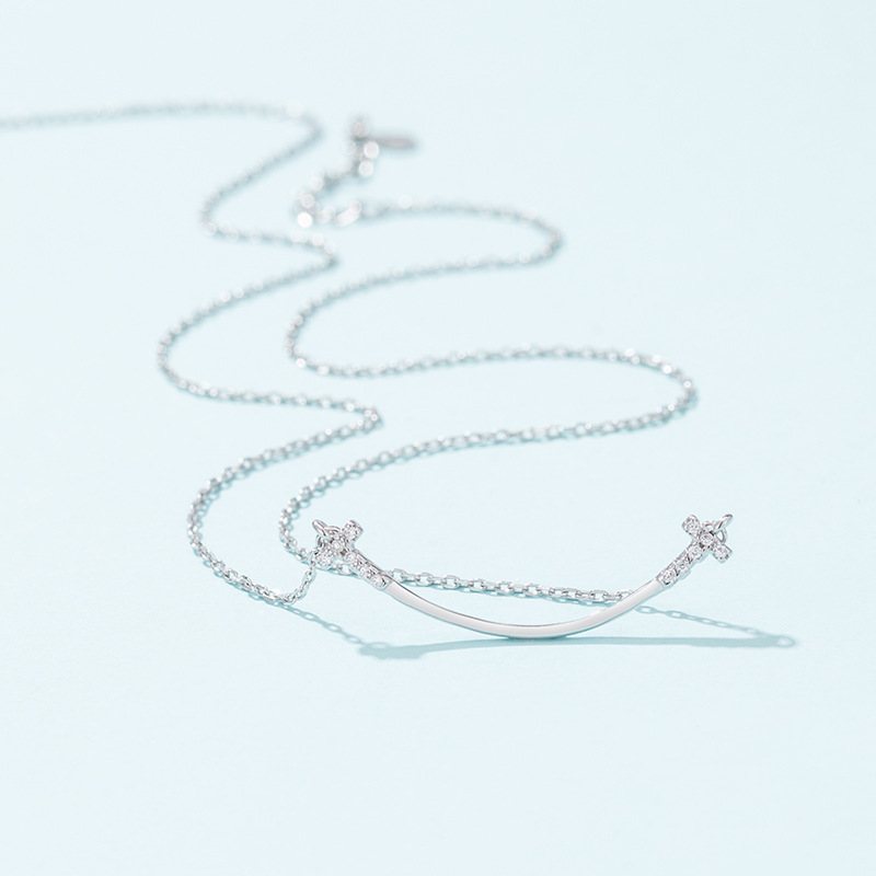 925 Sterling Silver Smile Naszyjnik Kobieta Temperament Smiley Face Biżuteria Obojczyka