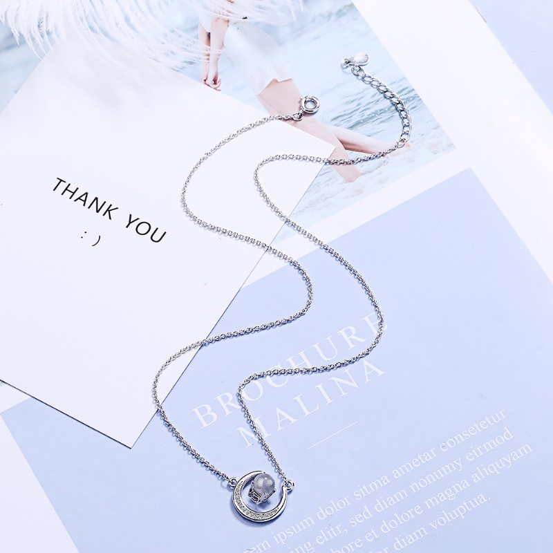 Truskawkowo-różowy Crystal Fresh Moon Krótki Łańcuszek Do Obojczyka Z Diamentowym Wisiorkiem