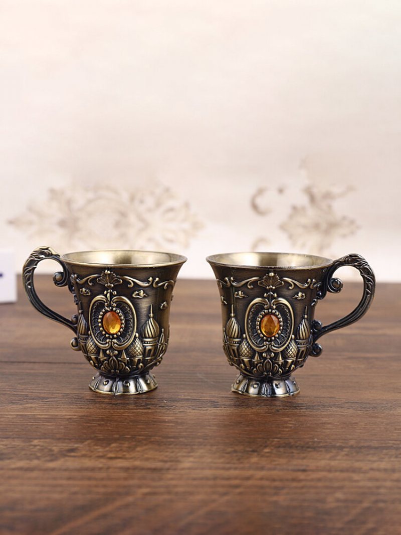 1pc Styl Skandynawski Metal Retro Mała Lampka Do Wina Vintage Rzeźba Zamek Rose Kreatywne Małżeństwo Ślub Parapetówka Prezenty Home Decor Czara