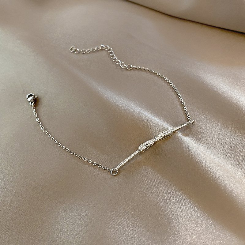 Fashion Pearl Bransoletka Netto Red Design Prosta Z Cyrkoniami Trend Niszowy Na Zimny Wiatr